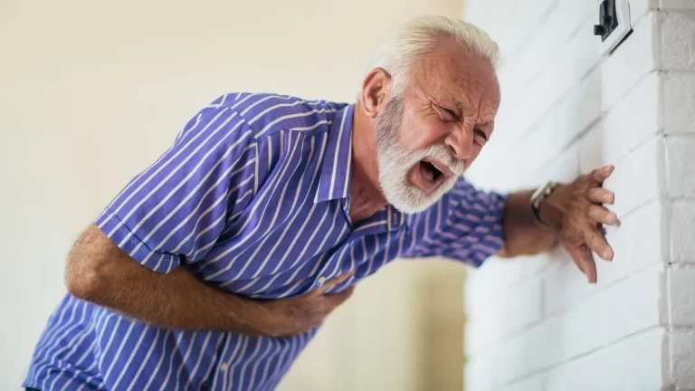How to Spot a Heart Attack Early?